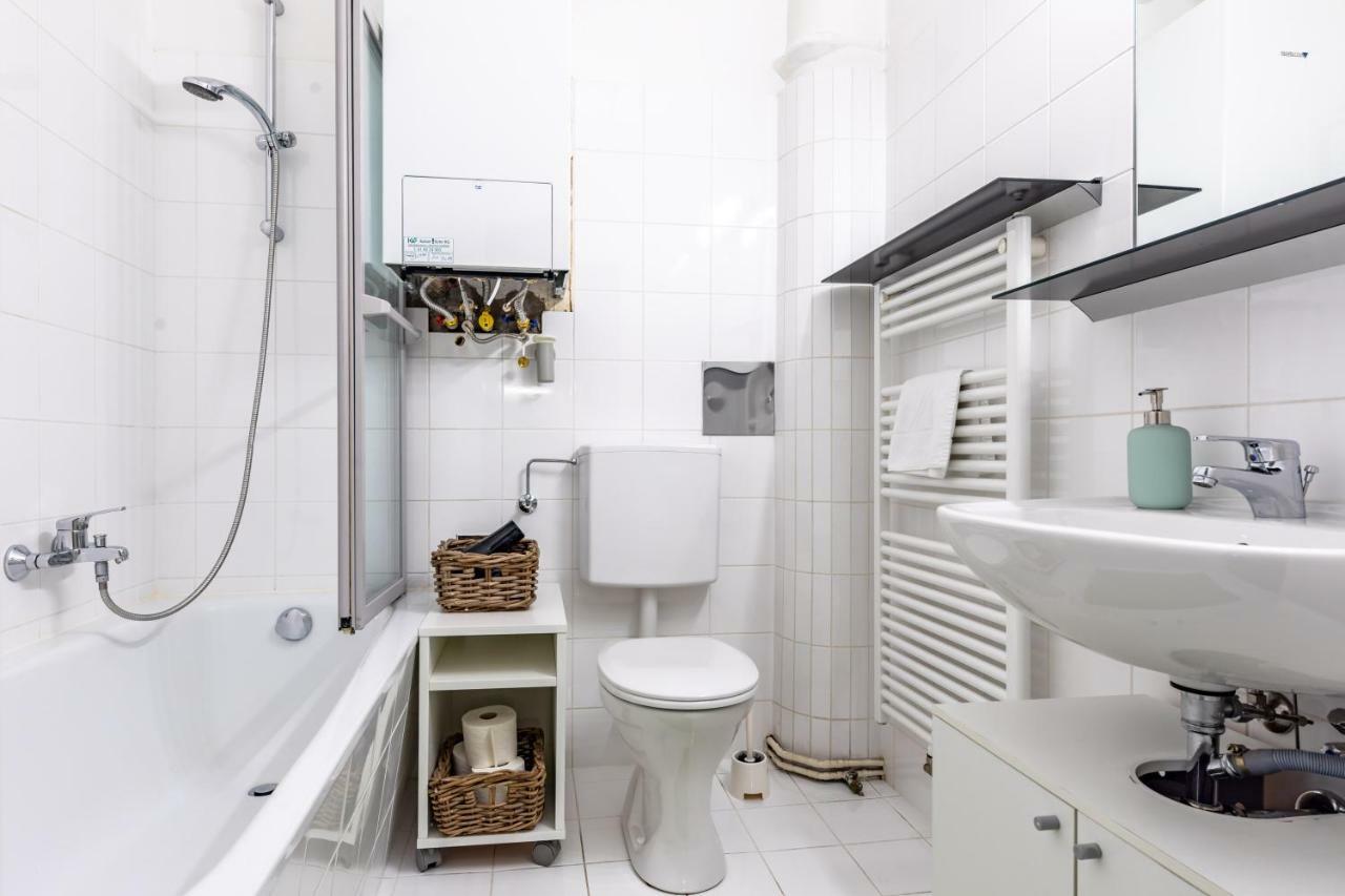 Apartment Near Naschmarkt Вена Экстерьер фото