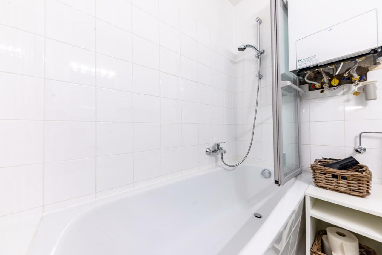 Apartment Near Naschmarkt Вена Экстерьер фото